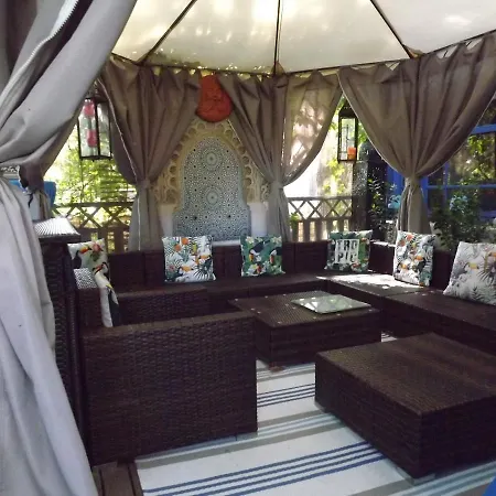 D'hotes La Maison Bleue *